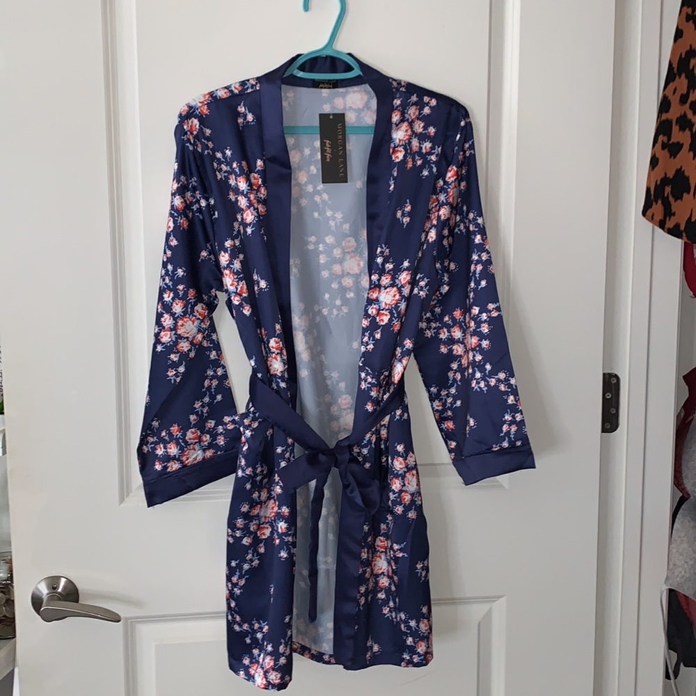 morgan lane x fabfitfun polyester robe - Picture 6 of 6